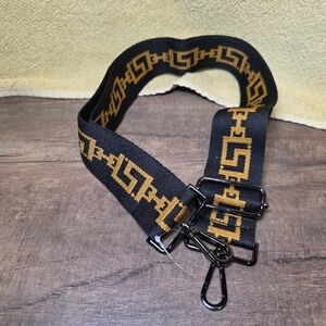 Stylish Black and Gold Crossbody Strap